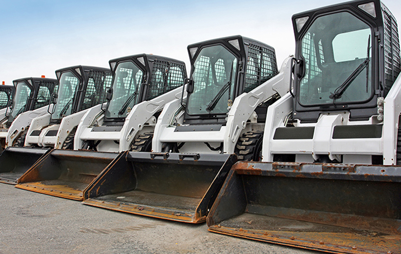A Comparison Guide to the Bobcat T76 and Cat 289D3 Compact Track Loader